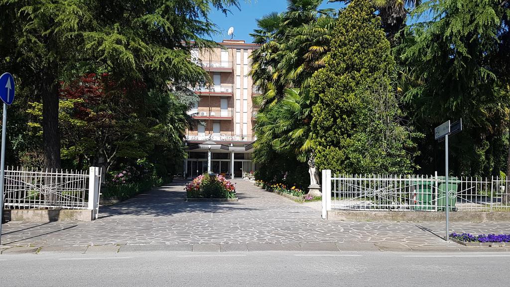Hotel Terme Villa Piave อาบาโนแตร์เม ภายนอก รูปภาพ